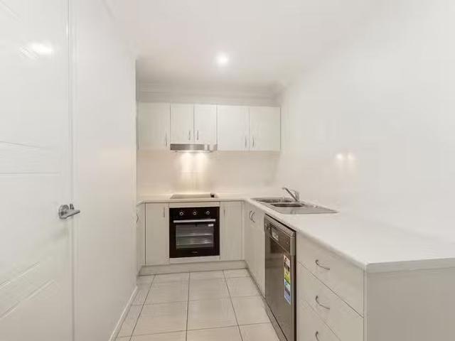 Charming 1/13 Manchester Street, North Ipswich, QLD 4305
