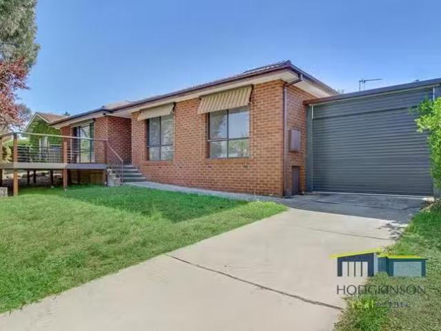 Cozy 11 Collocott Crescent, Oxley, ACT 2903