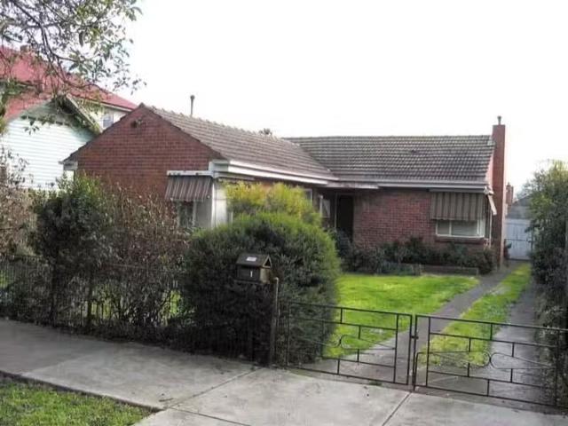 Nice 11 Alice Street, Sunshine VIC 3020