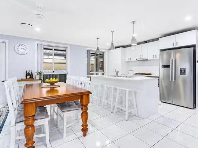 Rental! 11 Archer Road, Spring Farm, NSW 2570