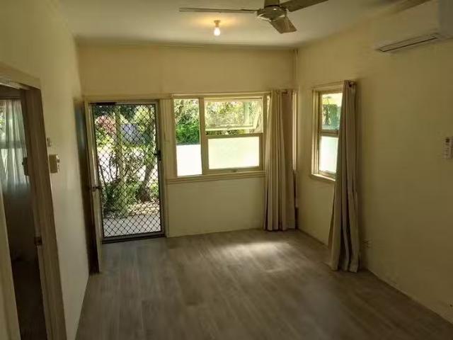 Charming 11 Atherton Street, Mossman, QLD 4873
