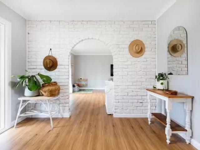 For Rent! 11 Avoca Ave, Emu Plains NSW 2750