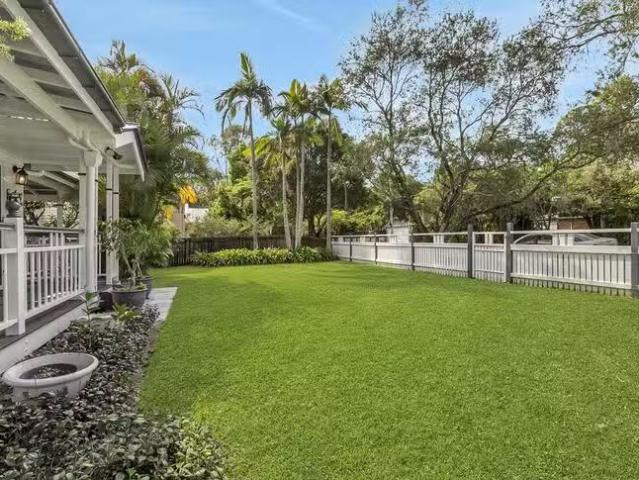 Cozy 11 Bell Terrace, Graceville, QLD 4075