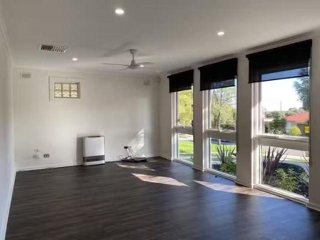 Just in! 11 Brabham Crescent, Gulfview Heights, SA 5096