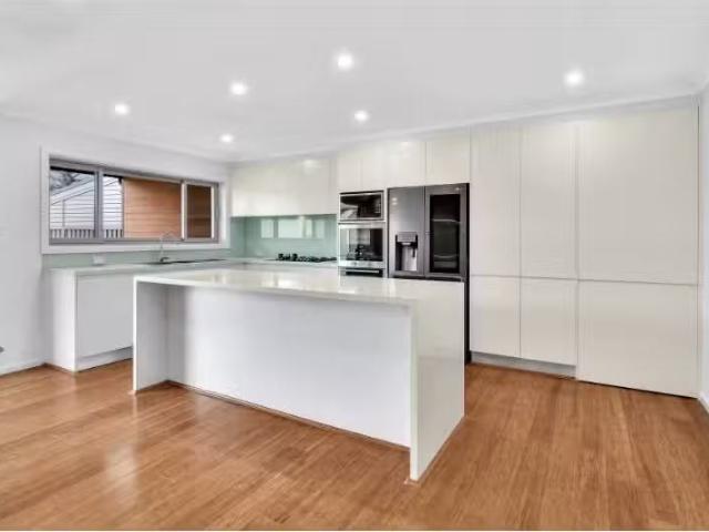 Rental! 11 Donegal Road, KILLARNEY HEIGHTS House for rent Lis.