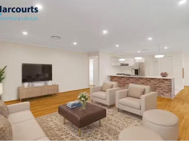 Deal! 11 Foxtail Crescent, WOONGARRAH House for rent Listed b.