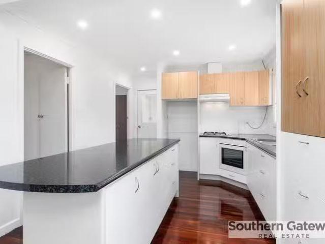 Rental! 11 Farmer Way, Parmelia, WA 6167