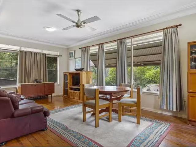 Cheap 11 Hare Street, Glenbrook House for rent Listed by Glen.