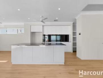Charming 11 Hermite Rise, SORRENTO, WA 6020 House for Rent