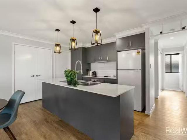 Charming 11 Lapwing Crescent, Meringandan West, QLD 4352