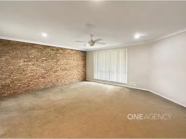 Rental! 11 Myoora Place, Port Macquarie House for rent Listed.