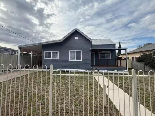 Deal! 11 Napier Street, Condobolin, NSW 2877
