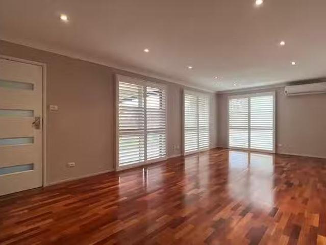 Just in! 11 Sirius Place, Engadine, NSW 2233