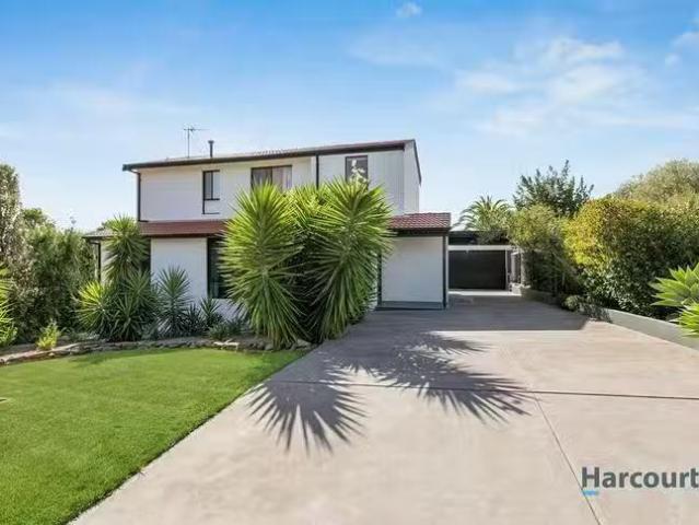 Just in! 11 Resolute Crescent, Hallett Cove, SA 5158