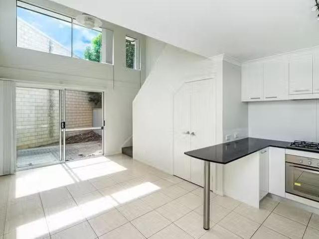 Charming 11 Wem Lane, Bertram, WA 6167