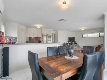 For Rent! 11 Willandra Street, Seaford Heights, SA 5169