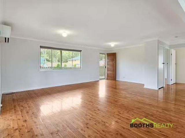 Nice 11a Emu Drive, San Remo House for rent Listed by Jacobi.