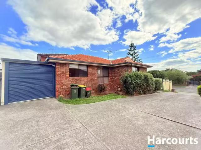 Nice 1/246 Hawthorn Road, VERMONT SOUTH, VIC 3133 House for.