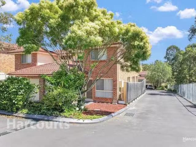 Nice 12/4 Feldspar Road, Eagle Vale, NSW 2558