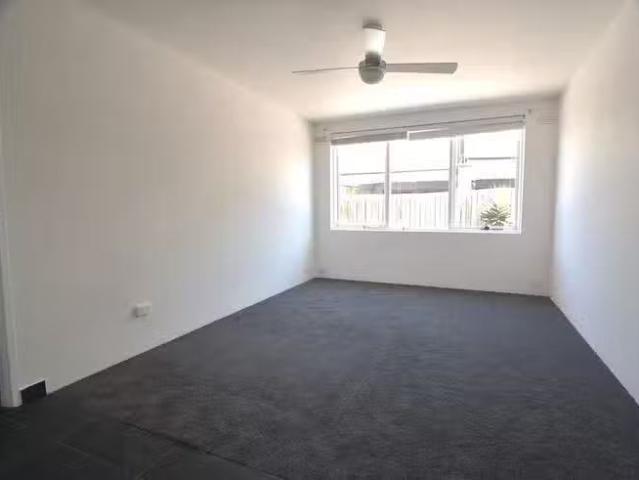 Nice 1/24 Rooney Street, Maidstone, VIC 3012
