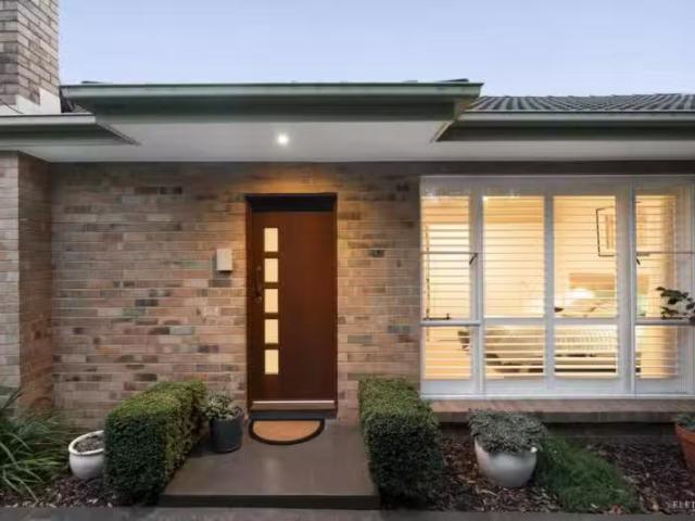 Rental! 1/255 Springfield Road, Nunawading VIC 3131 Unit Auc.