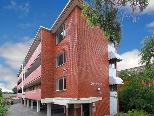 Deal! 12/5 Cooma Street, Preston, VIC 3072