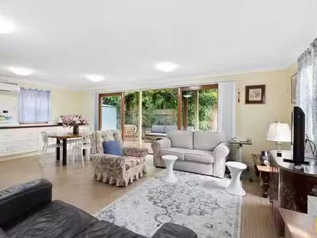 Just in! 125 Pearson Street, Kangaroo Point, QLD 4169
