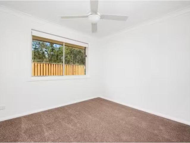 Cheap 1/26 Howell Avenue, Port Macquarie Apartment for rent L.
