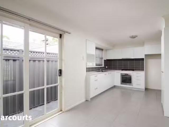 For Rent! 1/27 Greenwood Drive, Carrum Downs, VIC 3201 Unit.