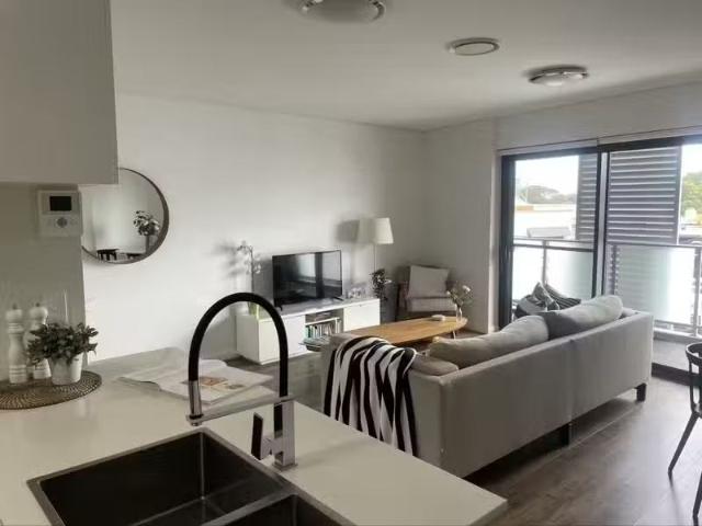 Just in! 12/84 Princes Highway Highway, ST PETERS Apartment fo.