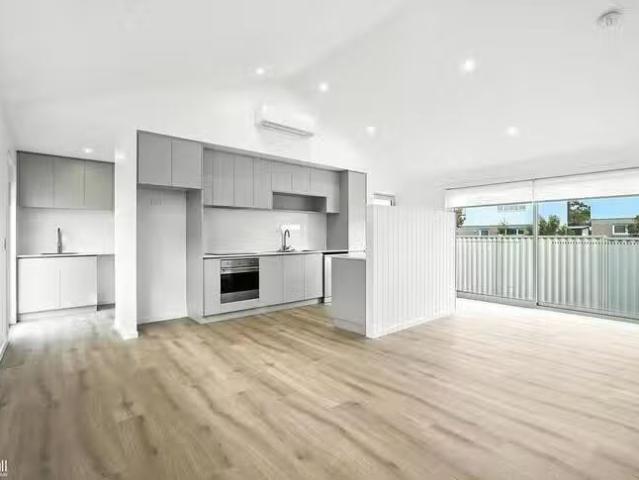 Cheap 1/28 Mannata Street, Lauderdale, TAS 7021
