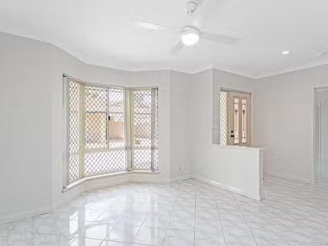 Charming 12/98 Manning Road, Wilson, WA 6107