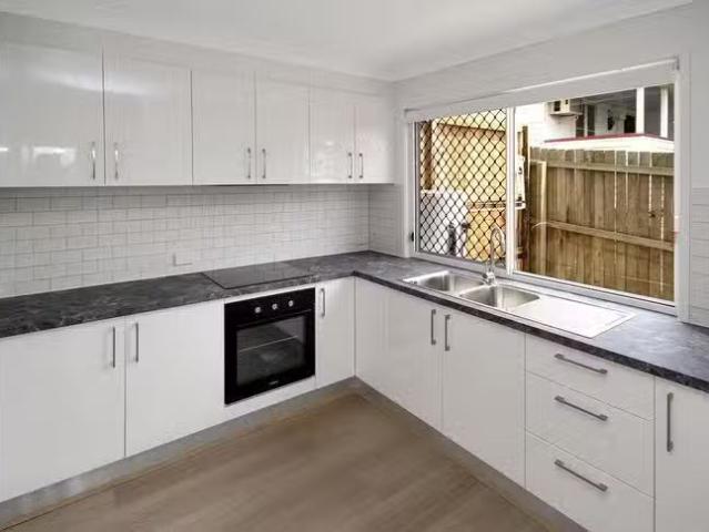 Nice 1/29 Law Street South, Redbank, QLD 4301