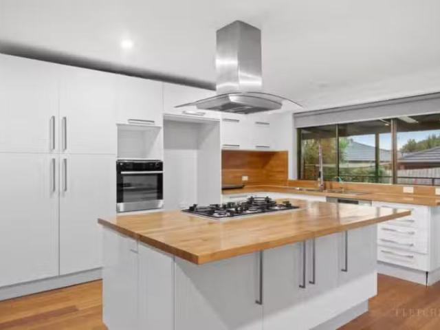 Just in! 1/20 Denver Cres, Rowville VIC 3178 House For Lease