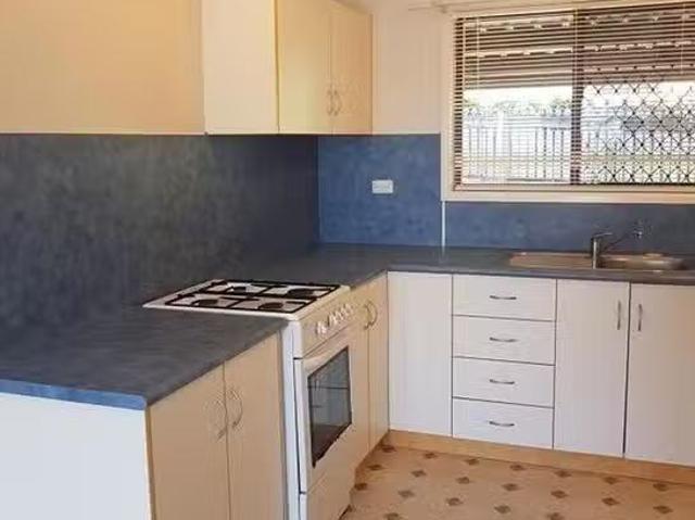 Just in! 1/20 Hill End Road, Glenella, QLD 4740