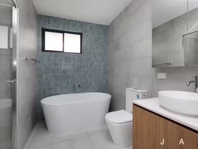 Just in! 1/20 Somerville Road, Yarraville VIC 3013