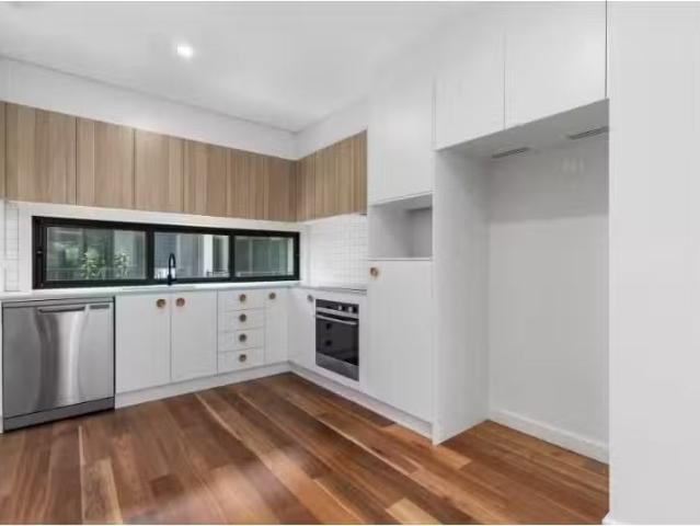 Just in! 12/39 Majura Avenue, partson Townhouse for rent List.