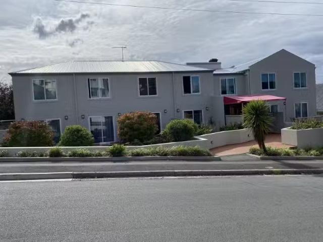 Charming 123 Hampden Rd, BATTERY POINT Apartment for rent Lis.