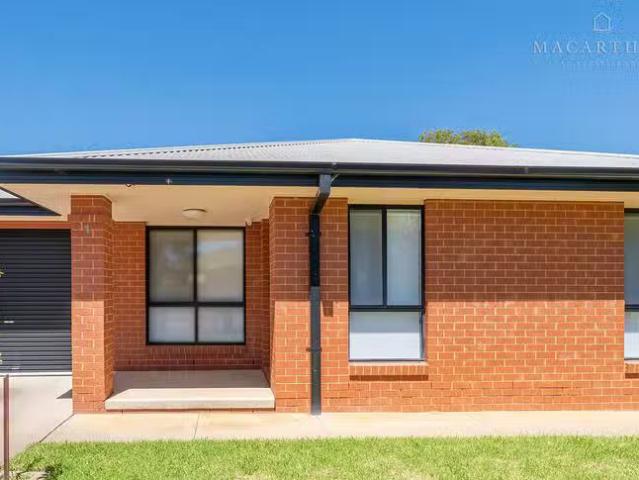 New 1/2 4 Macquarie Street, Mount Austin, NSW 2650