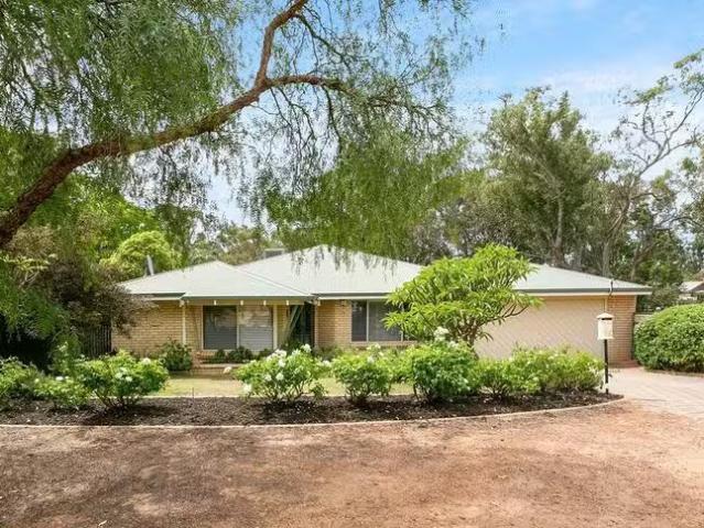 Cozy 12 Balmain Road, Greenmount, WA 6056