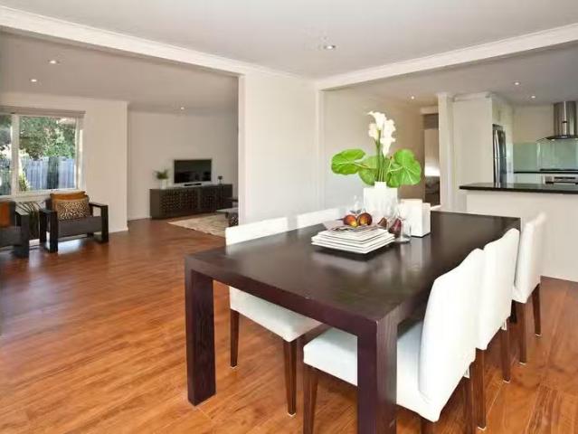Cozy 12 Kolonga Court, Vermont South VIC 3133