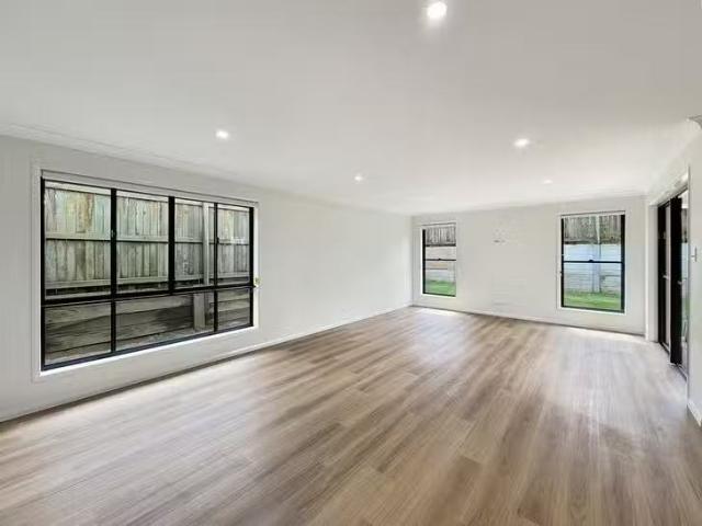 Deal! 12 Kuwong Street, Highfields, QLD 4352