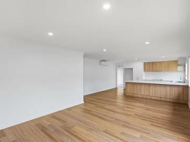 Just in! 1/2 Kurrajong Crescent, Kalaru, NSW 2550