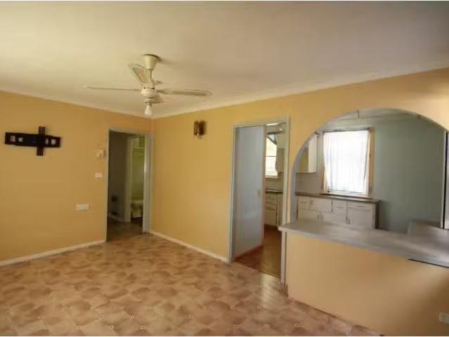 Cozy 12 Leura Road, ORANGE House for rent Listed by Property.