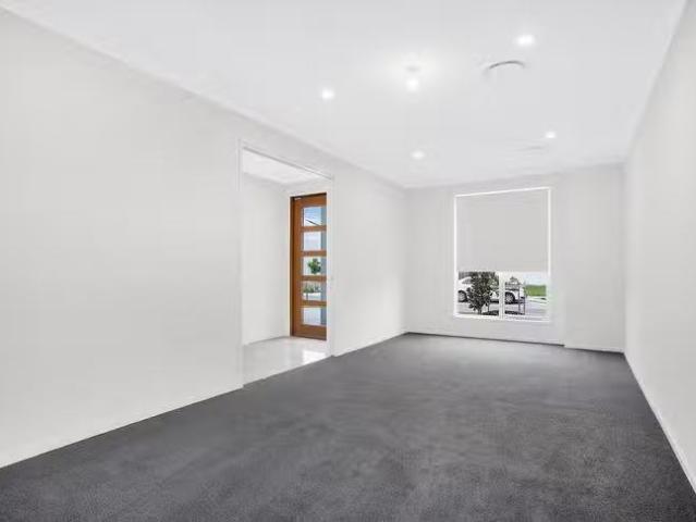 Unique 12 Singlefin Crescent, Bokarina, QLD 4575