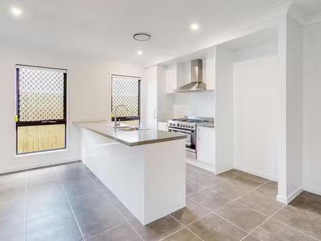Just in! 12 Vista Street, Pallara, QLD 4110