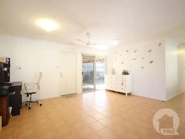 Cheap 12 Yorkshire Place, Stretton, QLD 4116