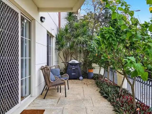 Deal! 1/34 Kensington Street, East Perth, WA 6004