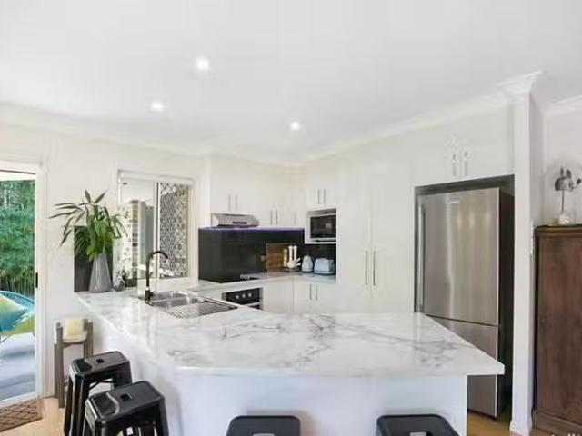 Cheap 1/35 Thornleigh Crescent, Varsity Lakes, QLD 4227