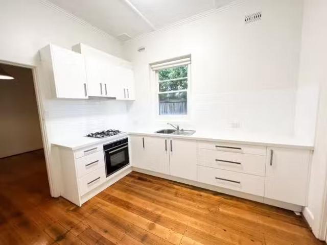 Deal! 1382 Dandenong Road, Hughesdale VIC 3166